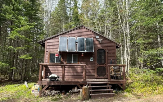 Cozy Off-grid Cabin in Downeast Maine