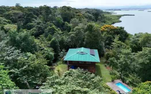 Bocas del Toro, Panama Off-Grid Oasis – Ocean & Jungle