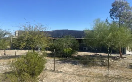 Unique Off-Grid home on 10 Acres in Salome, Arizona