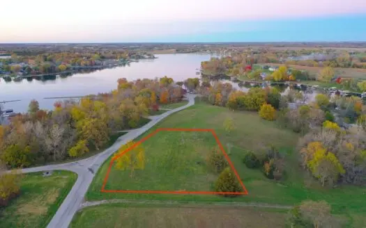 Lots for Sale on Sun Valley Lake in Ellston Iowa
