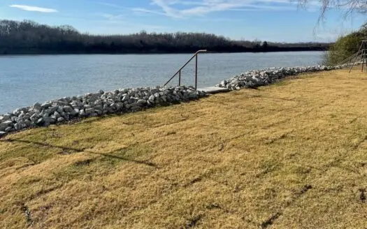Riverfront Lot for Sale in Hardin County