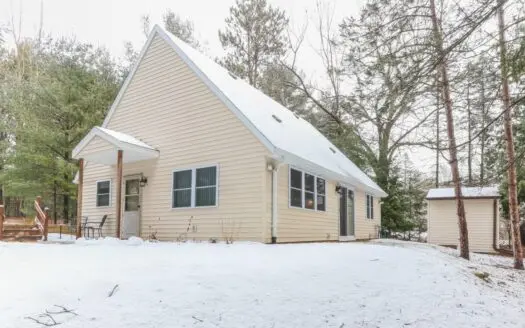 Lakefront Home for Sale Waupaca, Wi – Chalet Lake