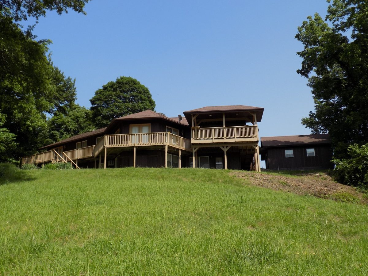 Country Home For Sale In MO Outbuilding On MO River Bluffs   5f204ed4 9edd 401e 8d5c E50732449732 