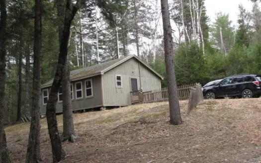 Lakefront Cottage in Washington County