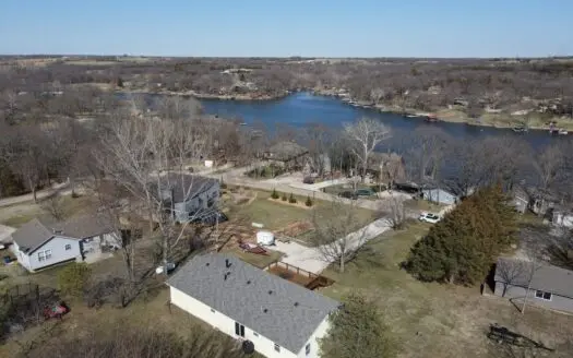 Lake House for Sale in Kansas -lake Dabinawa- Mclouth Kansas