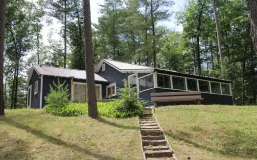 Lakefront Cottage / Home in Northern Michigan, Oscoda County