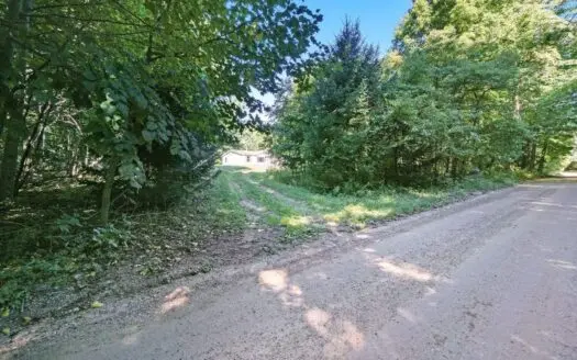 Hunter and Nature Lovers Dream – Riverfront Home in Delton