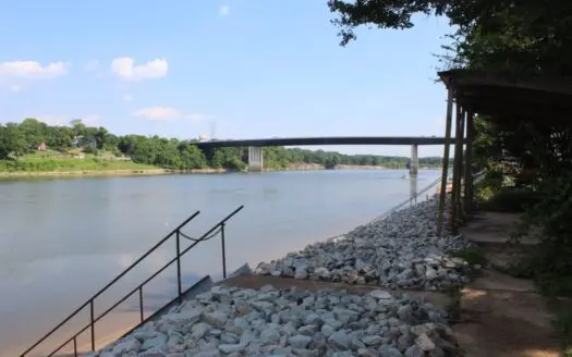 Riverfront Land in Tn with Fixer Upper Tiny Home & Rv Hookup