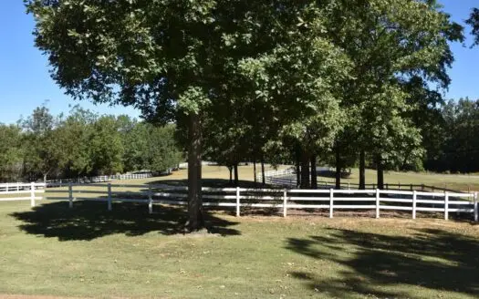 Home for Sale Near Jackson Tn W/20 Acres, Pond, Barn & Shops