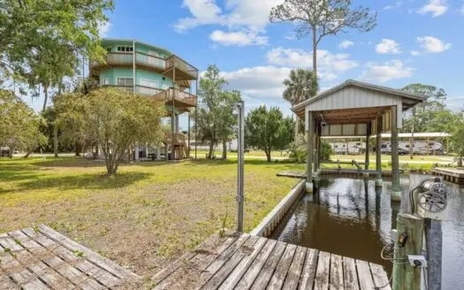 Waterfront House For Sale In Suwannee Florida!!