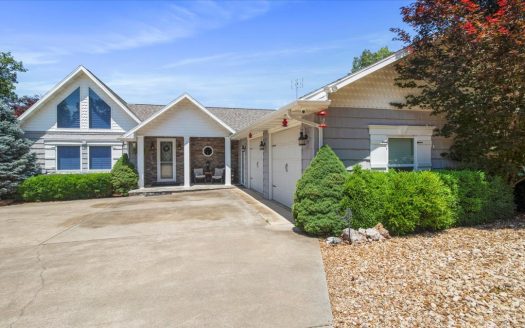 Oakland Arkansas waterfront real estate listing photo 1