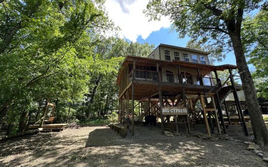 Searcy Arkansas riverfront real estate listing photo 1