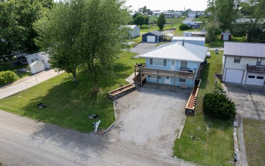 Melrose Iowa waterfront real estate listing photo 1