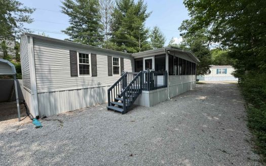 Byrdstown Tennessee waterfront real estate listing photo 1