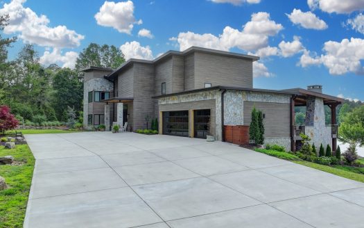 Winder Georgia waterfront real estate listing photo 1