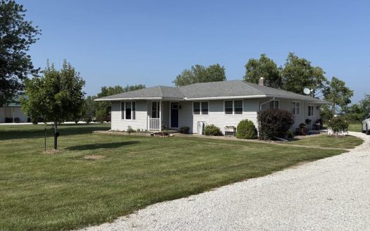 Unionville Missouri waterfront real estate listing photo 1