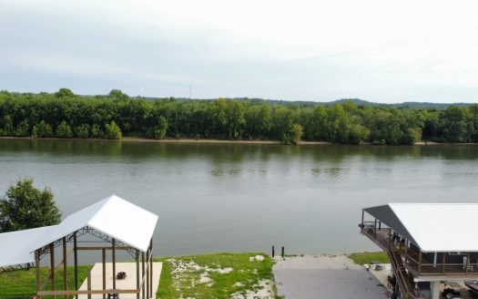 Clifton Tennessee riverfront real estate listing photo 1