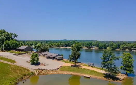 Private Waterfront Retreat On Tn River, 2 Homes, Boat Ramp