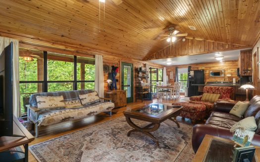 Little Red River Riverfront Cabin For Sale near Pangburn, AR