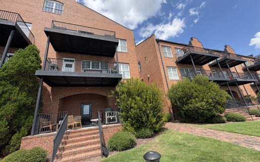 Washington North Carolina riverfront real estate listing photo 1