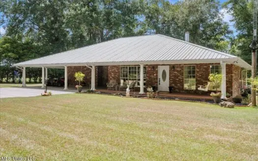Waterfront Home for Sale on the Bogue Chitto River