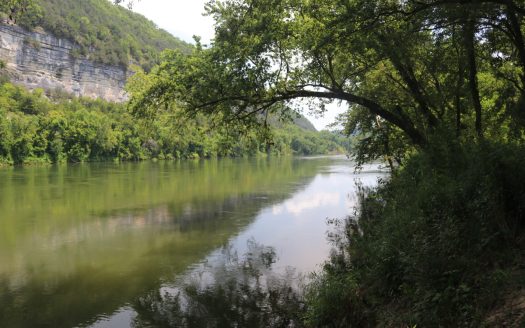 Mountain View Arkansas riverfront real estate listing photo 1