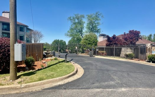 Hot Springs Arkansas waterfront real estate listing photo 1
