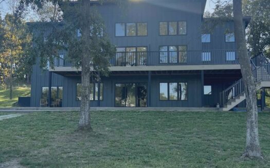 Unionville Missouri waterfront real estate listing photo 1