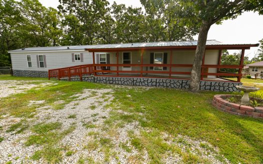 Pittsburg Missouri waterfront real estate listing photo 1