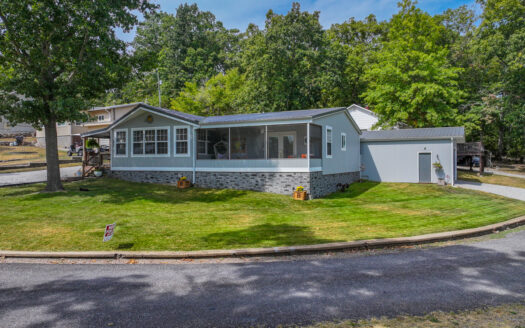 Lincoln Missouri waterfront real estate listing photo 1