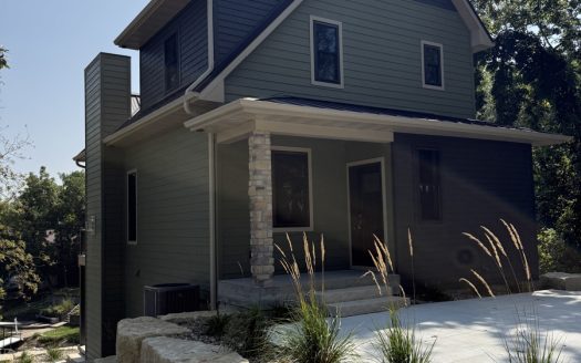 Ellston Iowa waterfront real estate listing photo 1