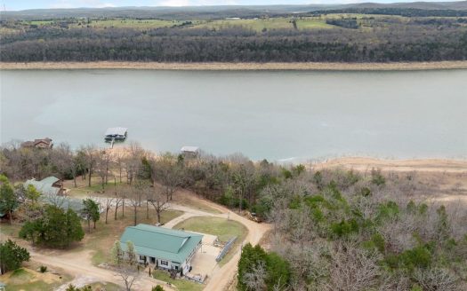 Diamond City Arkansas waterfront real estate listing photo 1