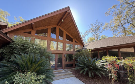 Lake City Florida waterfront real estate listing photo 1