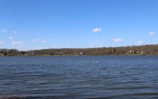 Private Retreat on Arrowhead Lake 3.23 Acres for Sale West Plains