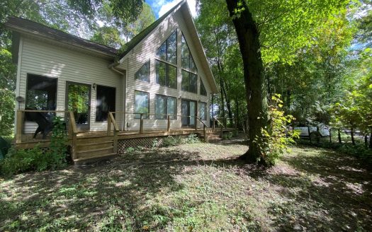 Alburg Vermont waterfront real estate listing photo 1