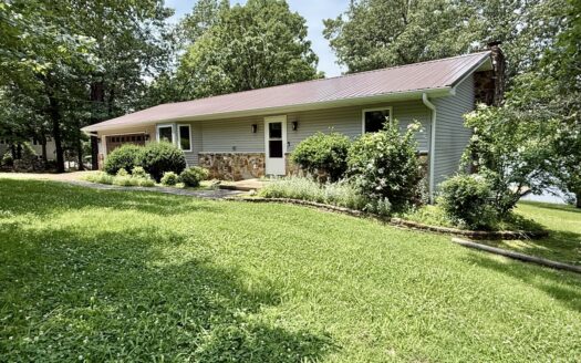 Horseshoe Bend Arkansas waterfront real estate listing photo 1