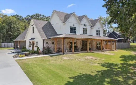Pryor, Oklahoma Luxury Custom-Built Farmhouse For Sale