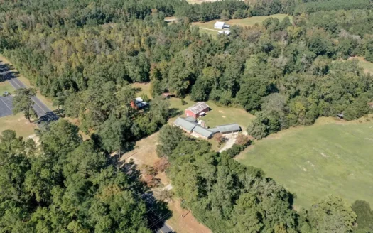3 bed, 2 bath ranch home set on about 5 ac near Edisto River