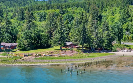 Private Columbia Riverfront Home near Naselle WA, Pacific County