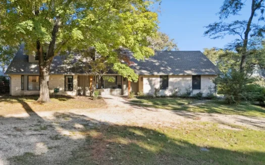 Pryor, OK Lakefront Home For Sale