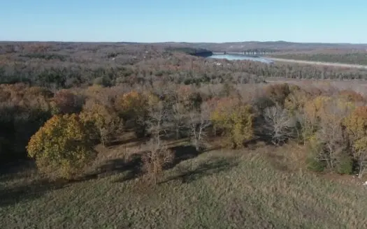 4 Acre M/L Lot on Bull Shoals Lake Peninsula Bordering Corps