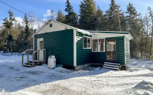 Classic Lakefront Camp on Plunkett Pond – Benedicta, Maine