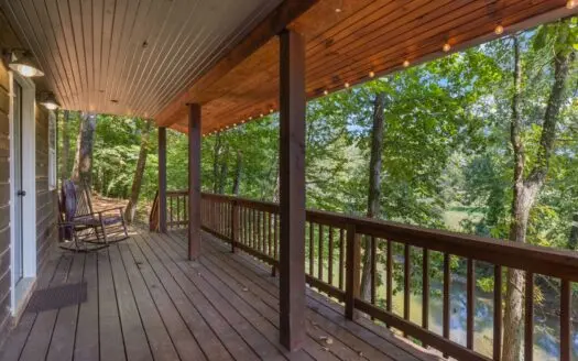 Home on 7 acres with cabin and Buffalo River access