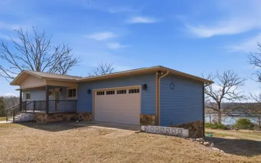 Luxury Lake Home on 5 Acres Bordering Bull Shoals Lake