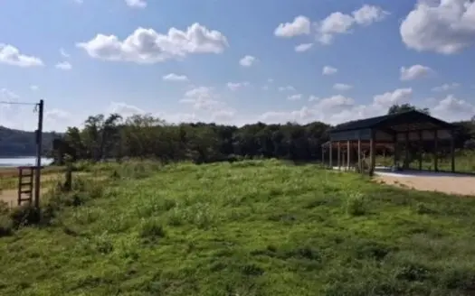 Riverfront property in Clifton. TN