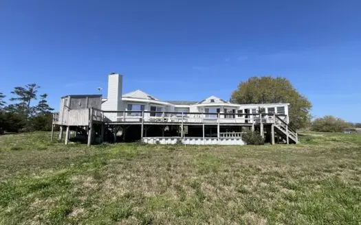 Waterfront Fixer w/ Sound Access