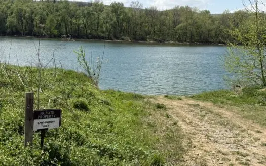 White River Lot near Batesville Arkansas in a Rural Setting