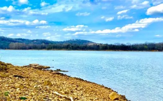 Lakefront Acreage – Gentle Walk-Down Shoreline & Highway Frontage