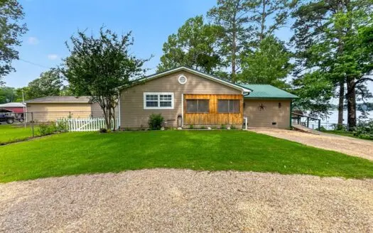 Completely Remodeled Lakefront Home in Lone Star Texas