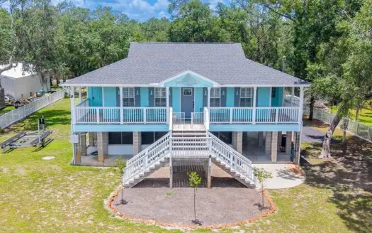 Suwannee River Home With Deep Water Floating Dock On Paved Road